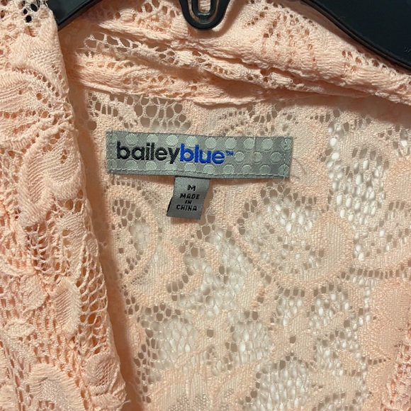 New dress with tags sleeveless lace - Picture 2 of 5